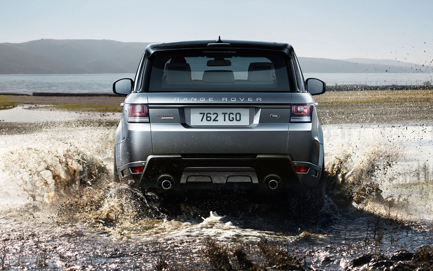 Comparison Land Rover Range Rover Sport Supercharged 2017 vs Jeep